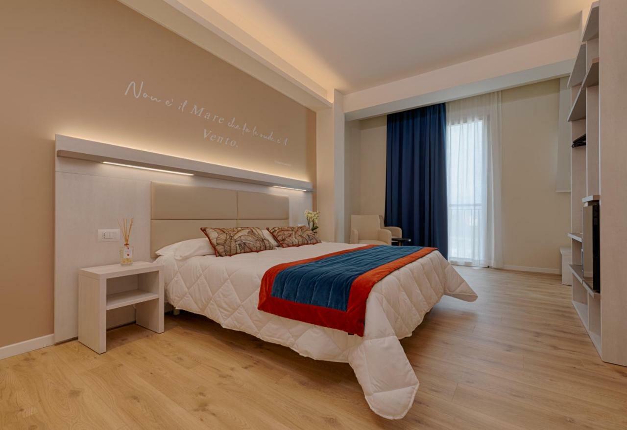 Roma Hotel กาส์ตีจลิโอเน เดลลา เปสกายา ภายนอก รูปภาพ