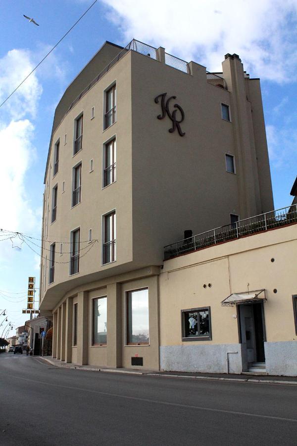 Roma Hotel กาส์ตีจลิโอเน เดลลา เปสกายา ภายนอก รูปภาพ